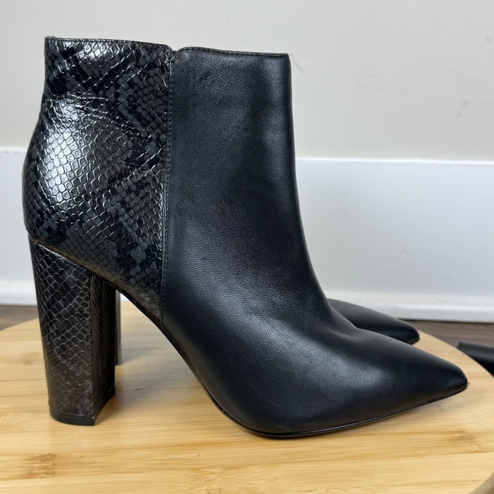 Saks Fifth Avenue Ankle Boots‎ Womens 7.5 Black Snake Leather Pointed Edgy Chic